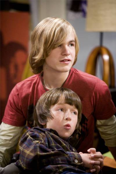 Still of Skyler Gisondo and Graham Patrick Martin in The Bill Engvall Show (2007)