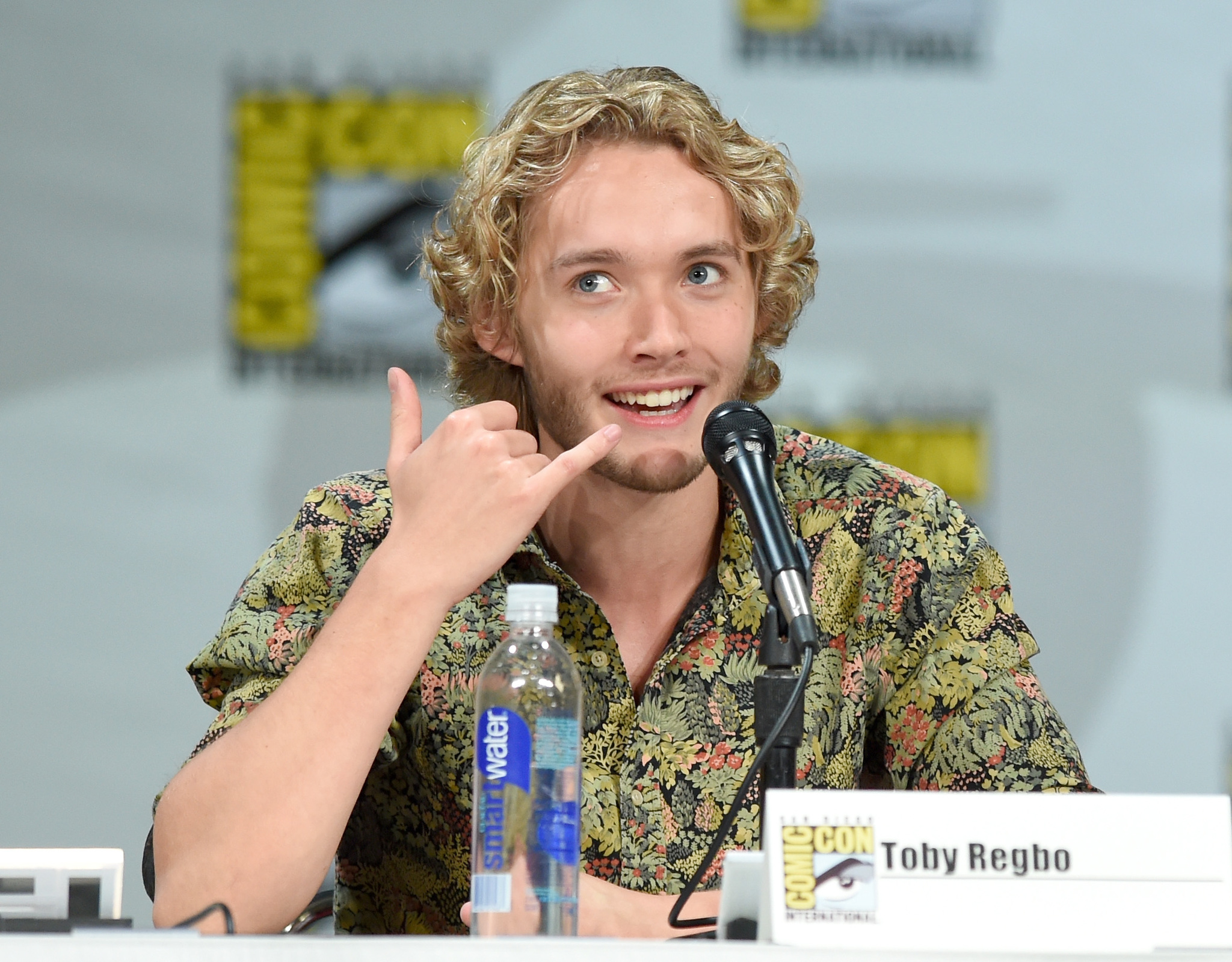 Toby Regbo at event of Reign (2013)
