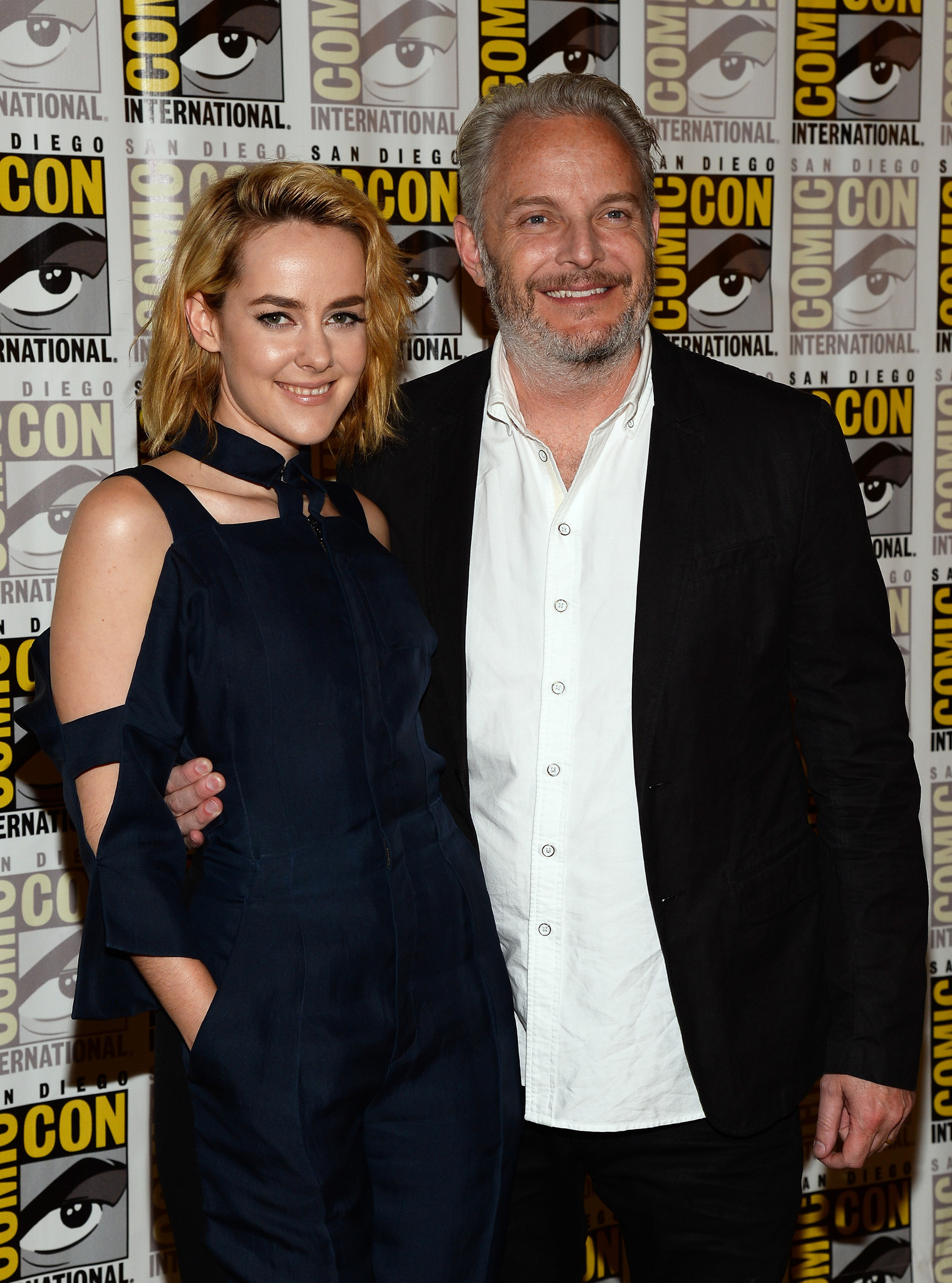 Jena Malone and Francis Lawrence at event of Bado zaidynes. Ugnies medziokle (2013)