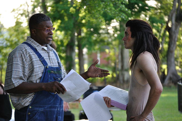 Dustin Dugas Schuetter directs Keith David on the set of Samuel Bleak.