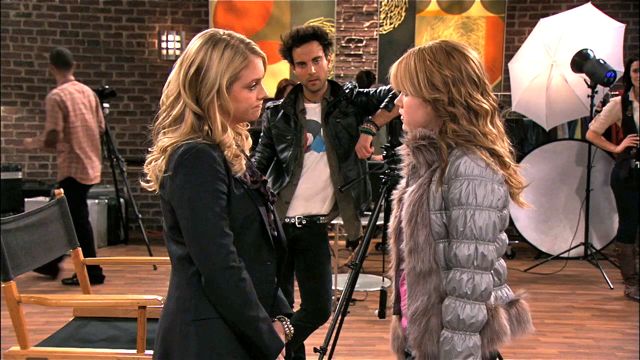 Nik Tyler, Melissa Joan Hart & Taylor Spreitler on ABC Family's Melissa & Joey, ep. 