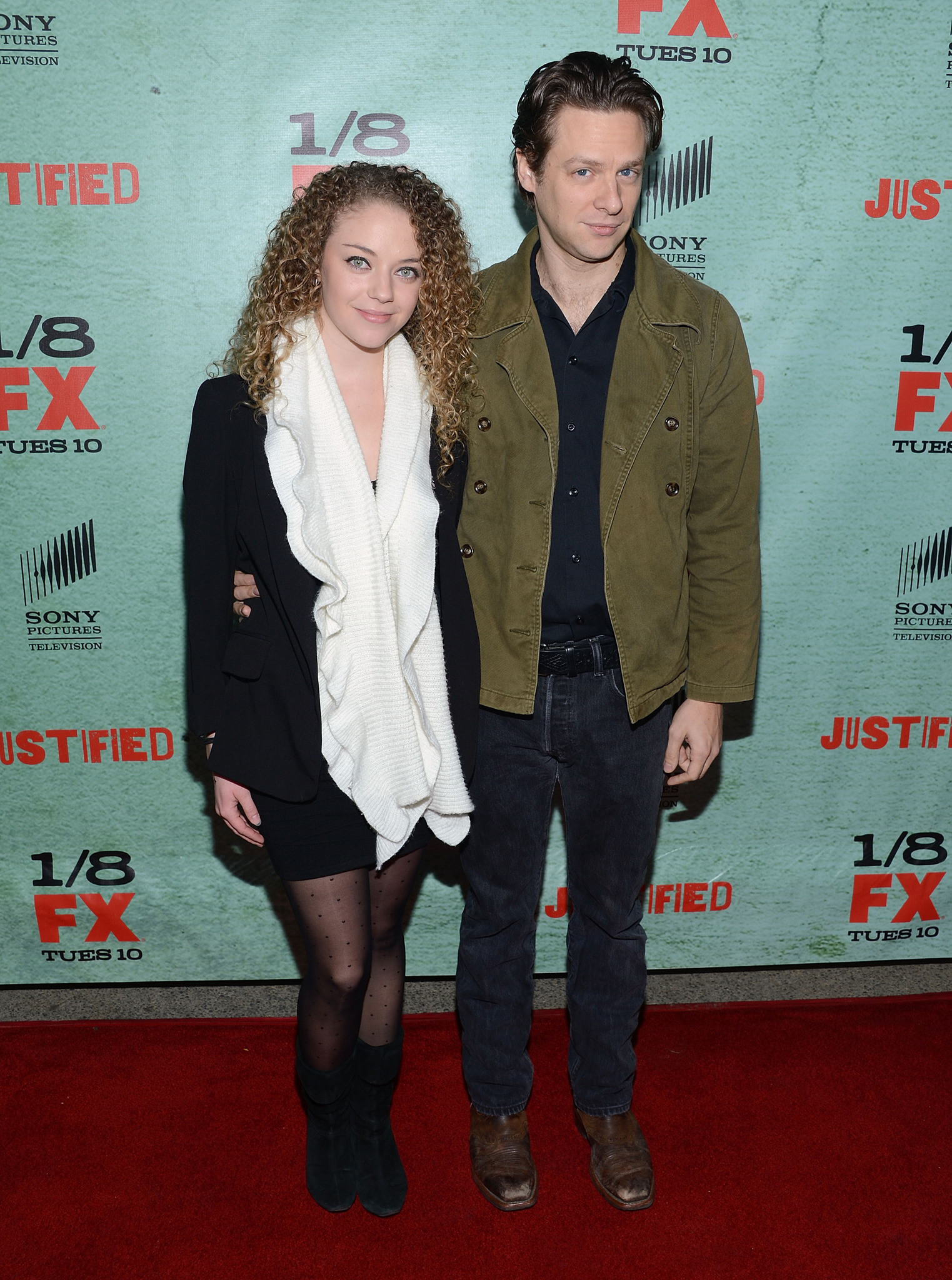 Jacob Pitts and Shelby Malone at event of Justified (2010)