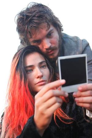Still of Emile Hirsch and Saadet Aksoy in Twice Born