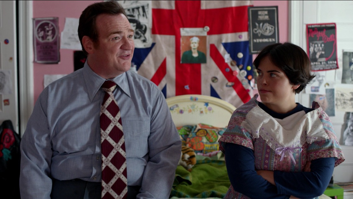Melanie Hinkle and Kevin Carolan in Orange is the New Black (S03E04)