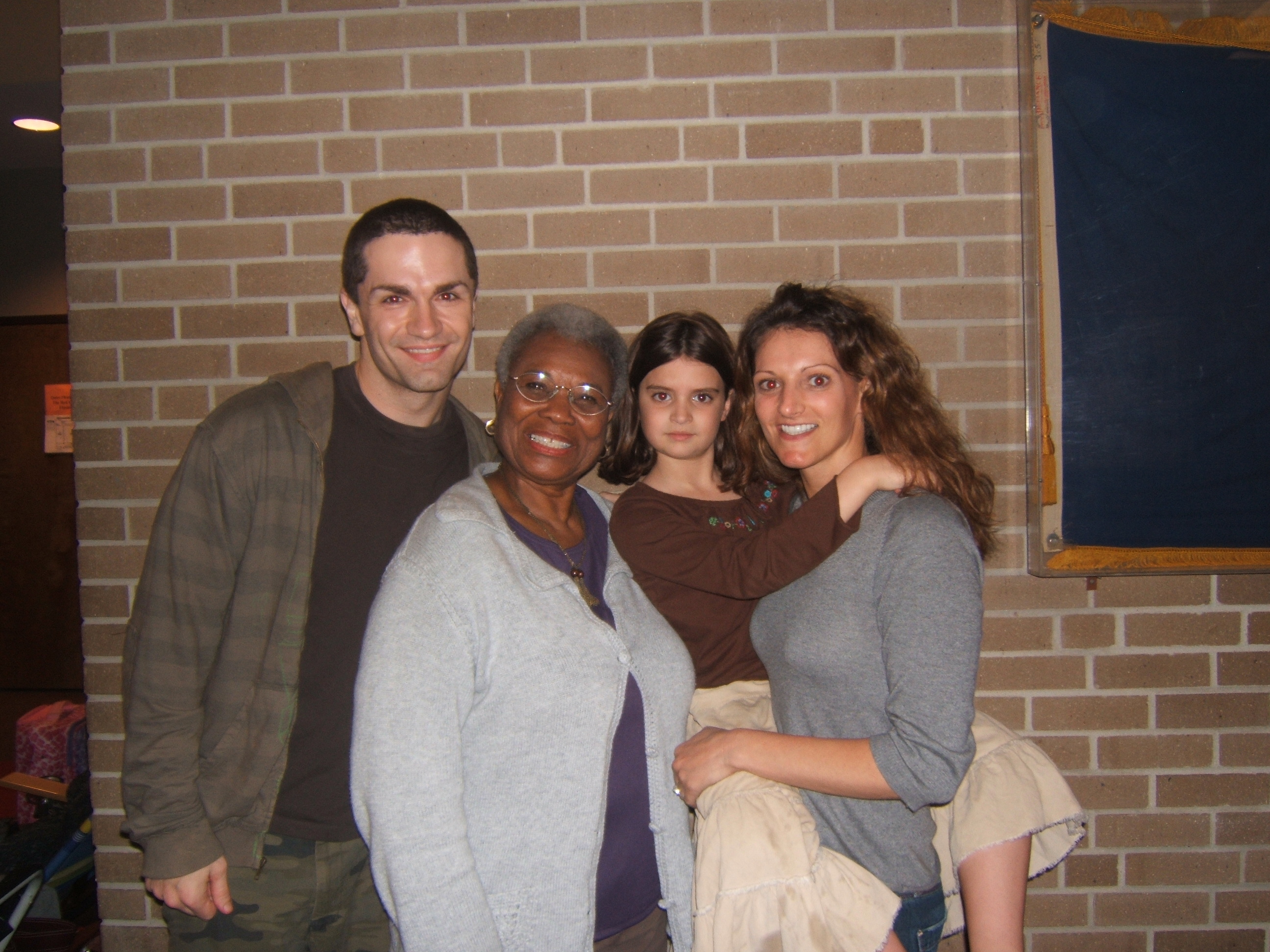 Sam Witwer, Ginnie Randall, Taylor Brown & Dodie Brown on set of Stephen King's The Mist