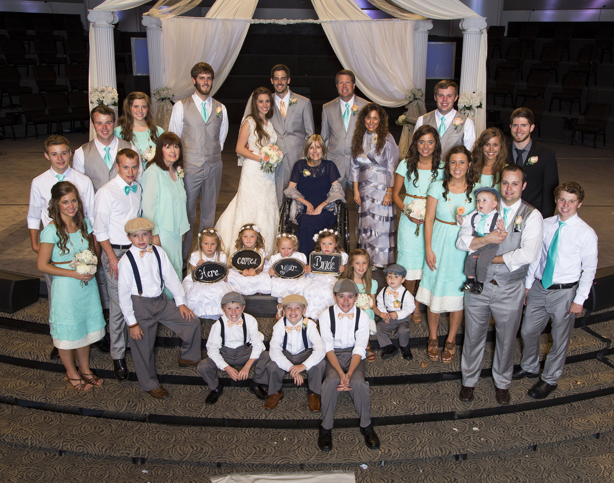 Still of Jessa Duggar, James Duggar, Josiah Duggar, Justin Duggar, Jackson Duggar, Jedidiah Duggar, Jinger Duggar, John-David Duggar, Joseph Duggar, Jana Duggar, Michelle Duggar, Joy-Anna Duggar, Jason Duggar, Johannah Duggar, Anna Duggar, Jennifer Duggar, Jim Bob, Josie Duggar, Derick Dillard and Daniel Dillard in 17 Kids and Counting (2008)