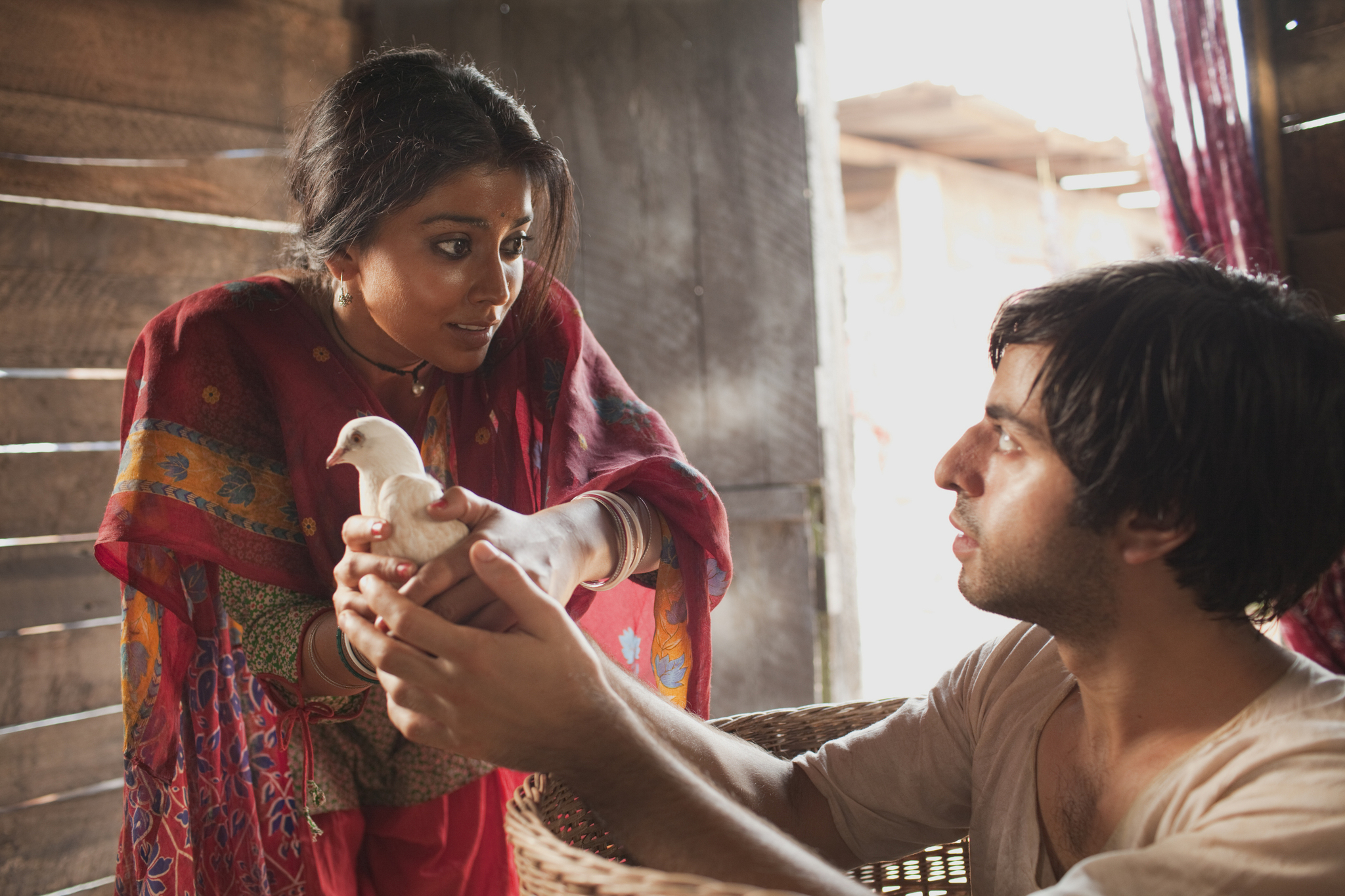 Still of Shriya Saran and Satya Bhabha in Midnight's Children (2012)