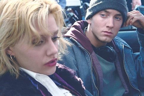 Still of Eminem and Brittany Murphy in 8 mylia (2002)