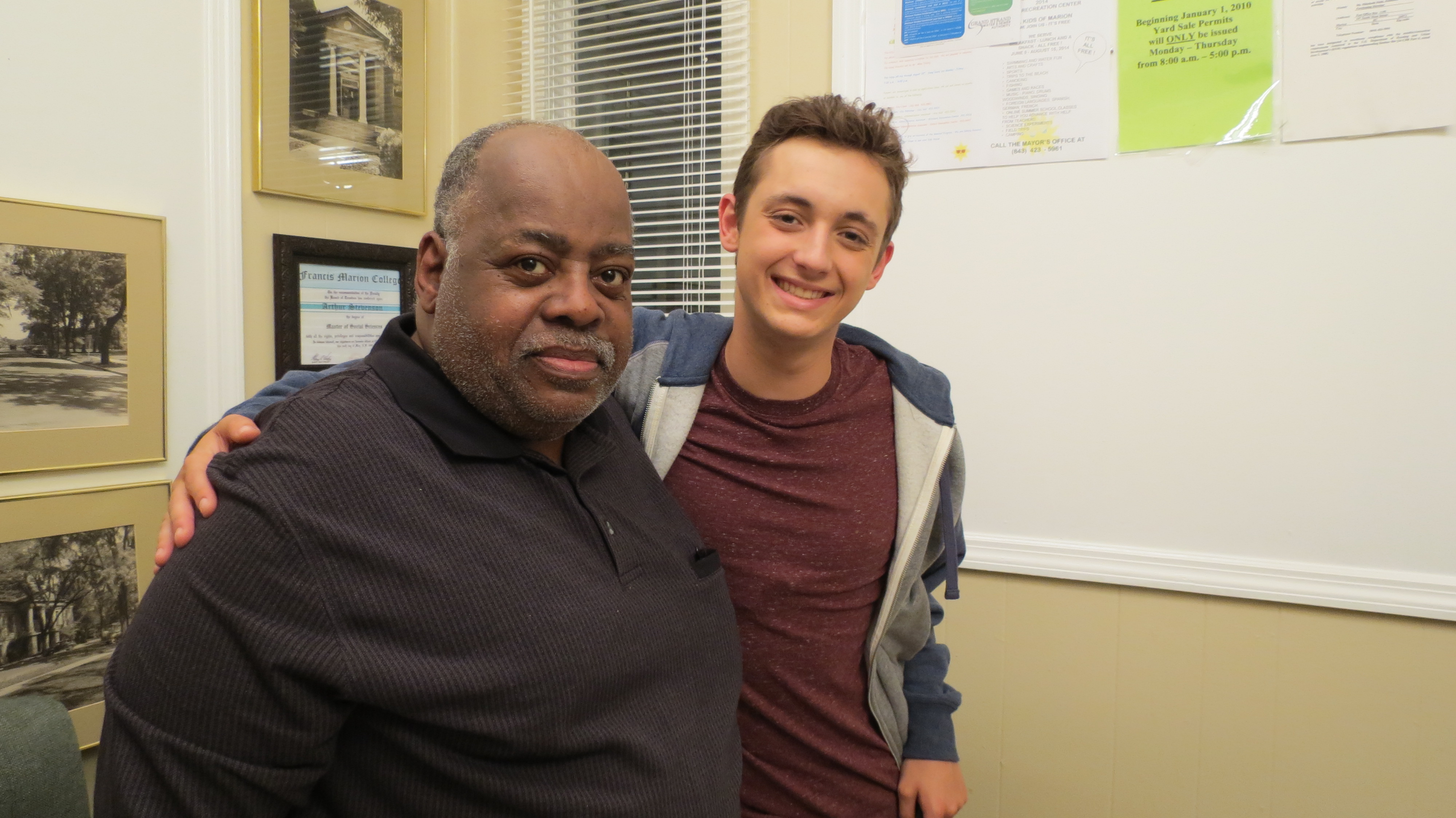 Reginald Veljohnson, Vincent Giovagnoli on set of 12 Dog Days Till Christmas