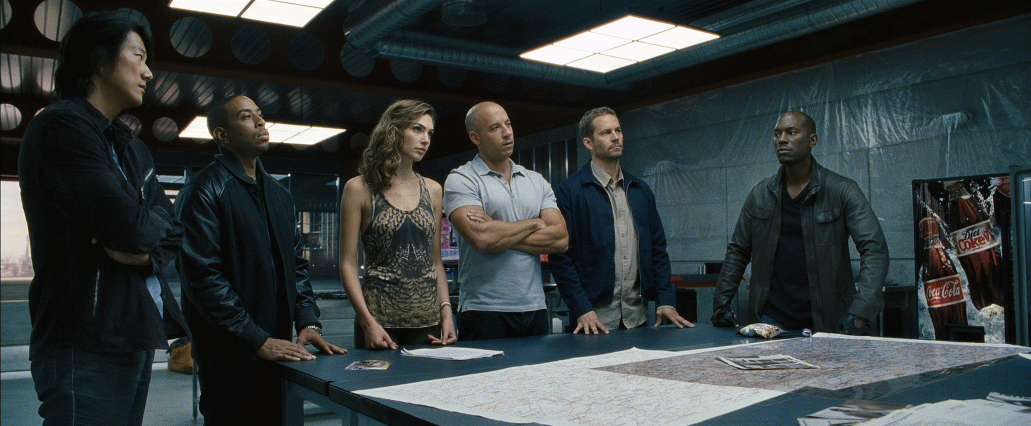 Still of Vin Diesel, Sung Kang, Ludacris, Tyrese Gibson, Paul Walker and Gal Gadot in Greiti ir isiute 6 (2013)