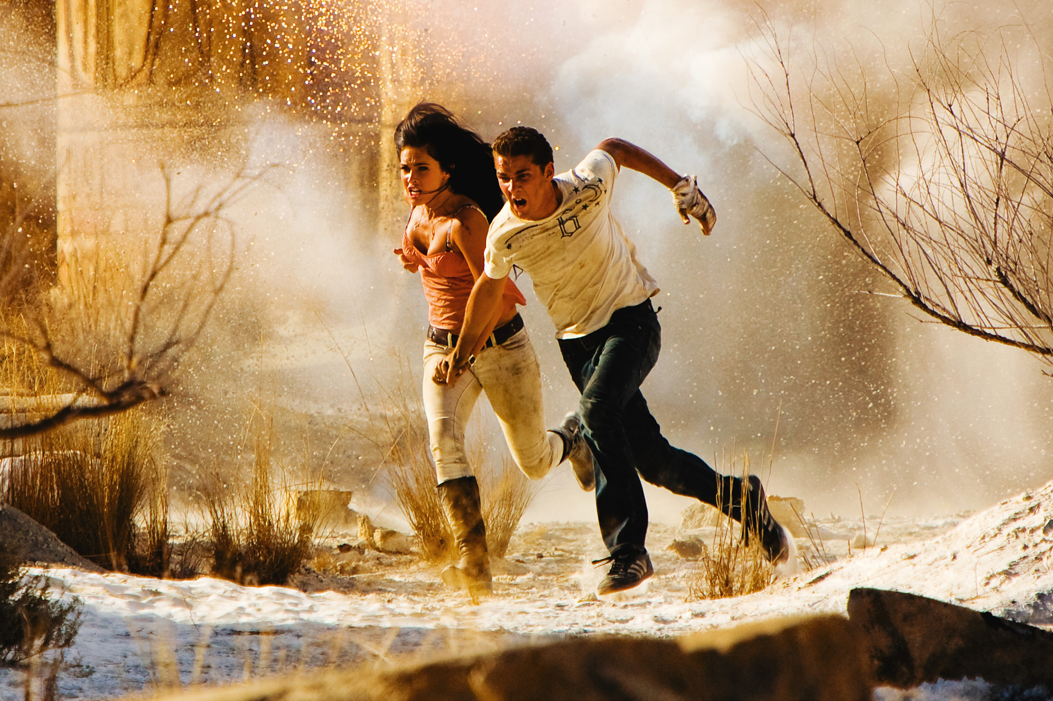 Still of Shia LaBeouf and Megan Fox in Transformers: Revenge of the Fallen (2009)