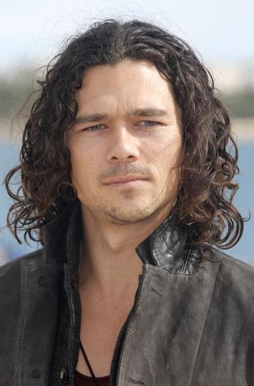 Luke Arnold