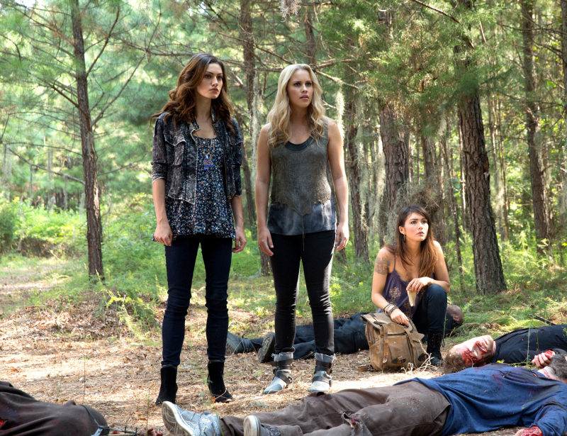 Still of Phoebe Tonkin, Claire Holt and Daniella Pineda in The Originals (2013)