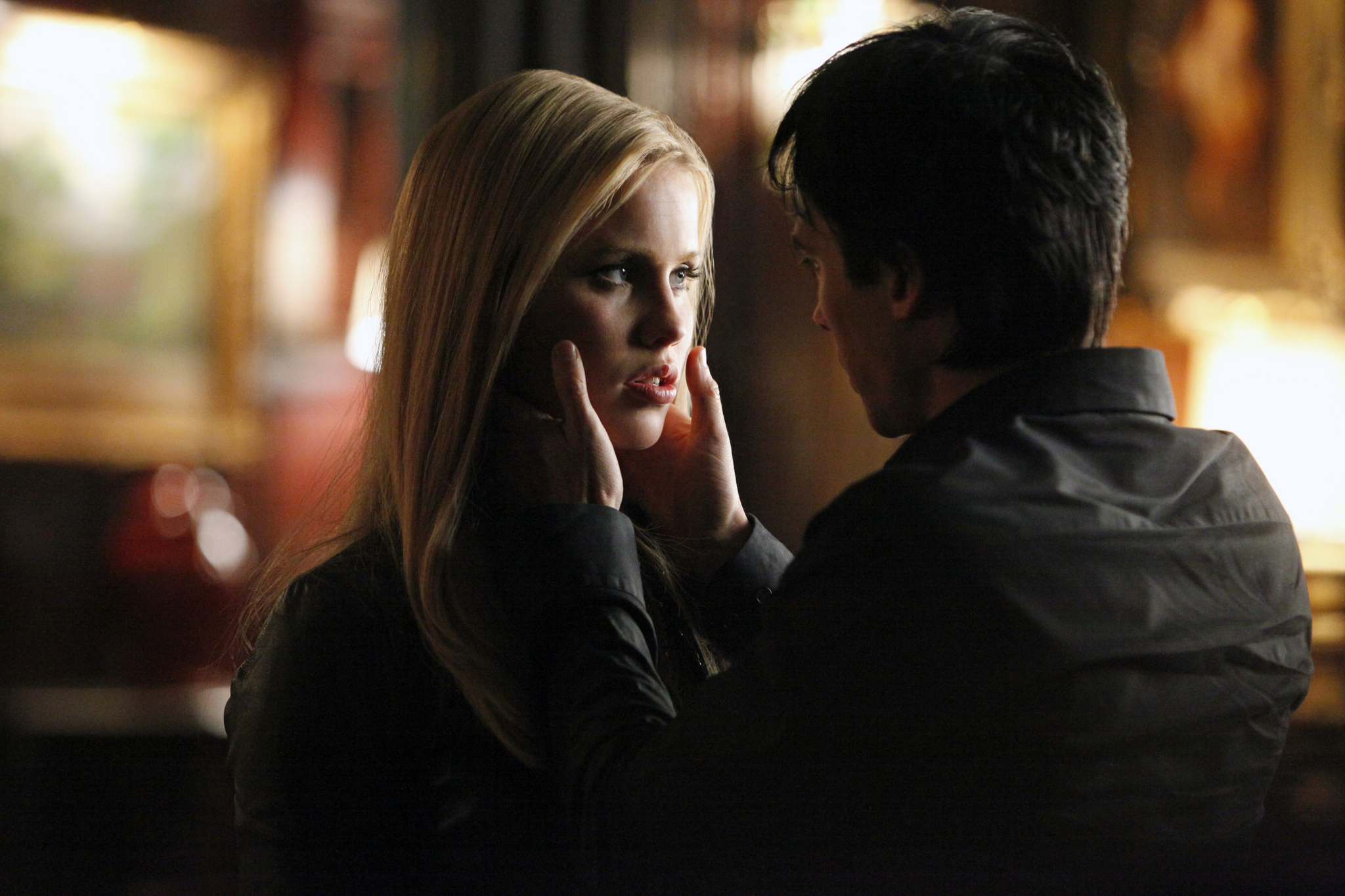 Still of Ian Somerhalder and Claire Holt in Vampyro dienorasciai (2009)