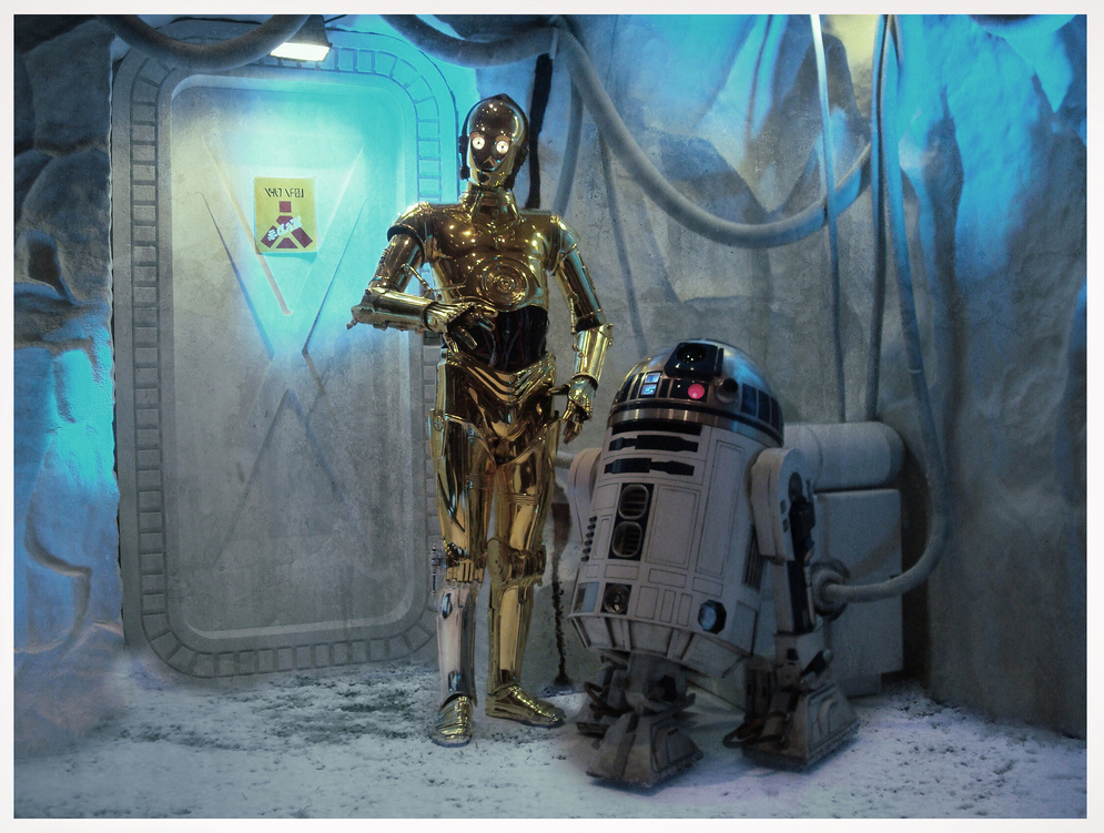 C-3PO and R2-D2 at Star Wars Celebration V in Orlando, FL (Chris F. Bartlett as C-3PO and Kris Sanders as R2-D2)