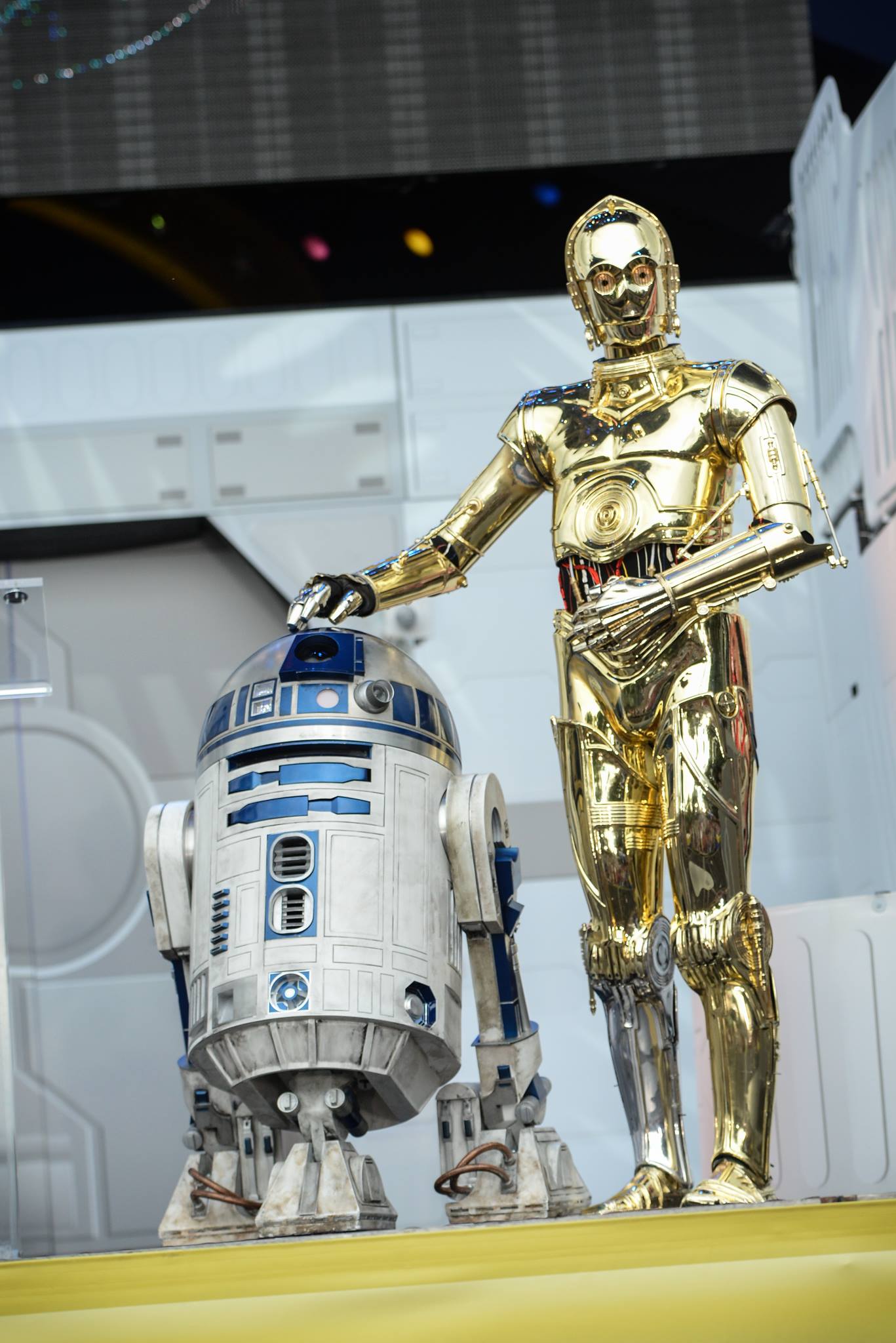 R2-D2 & C-3PO at Disney's Hollywood Studios