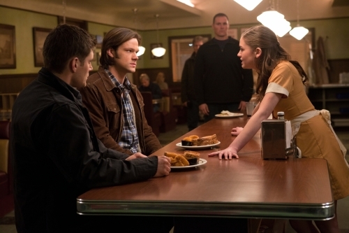 Still of Jensen Ackles, Jared Padalecki and Julia Maxwell in Supernatural (2005)