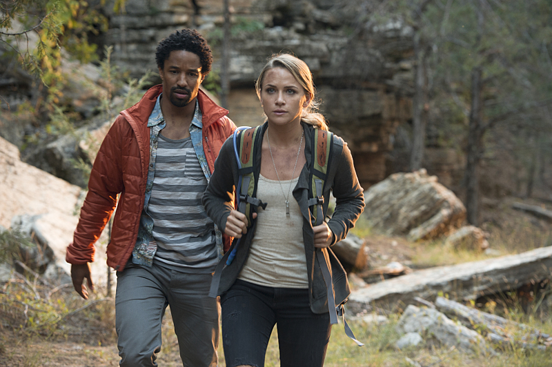 Still of Shantel VanSanten and Craig Frank in The Messengers (2015)