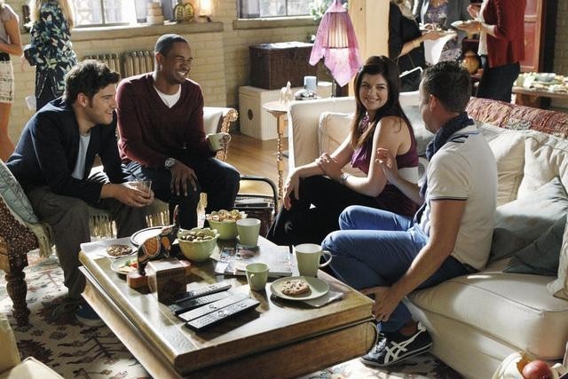 Still of Stephen Guarino, Damon Wayans Jr. and Casey Wilson in Happy Endings (2011)