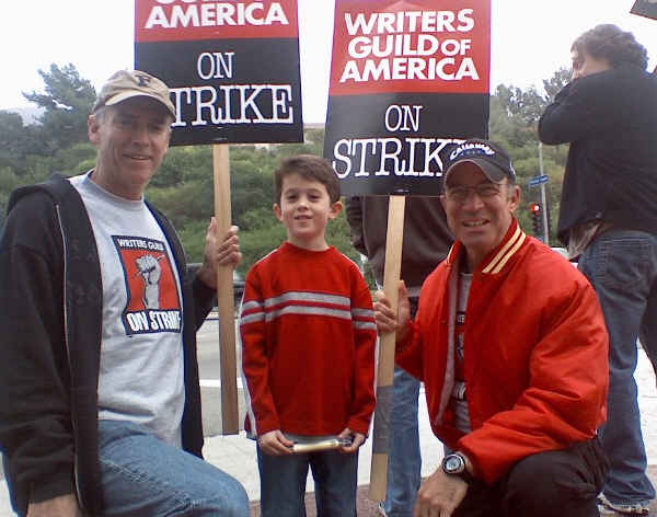 Andrew Astor showing his support to the WGA in 2007