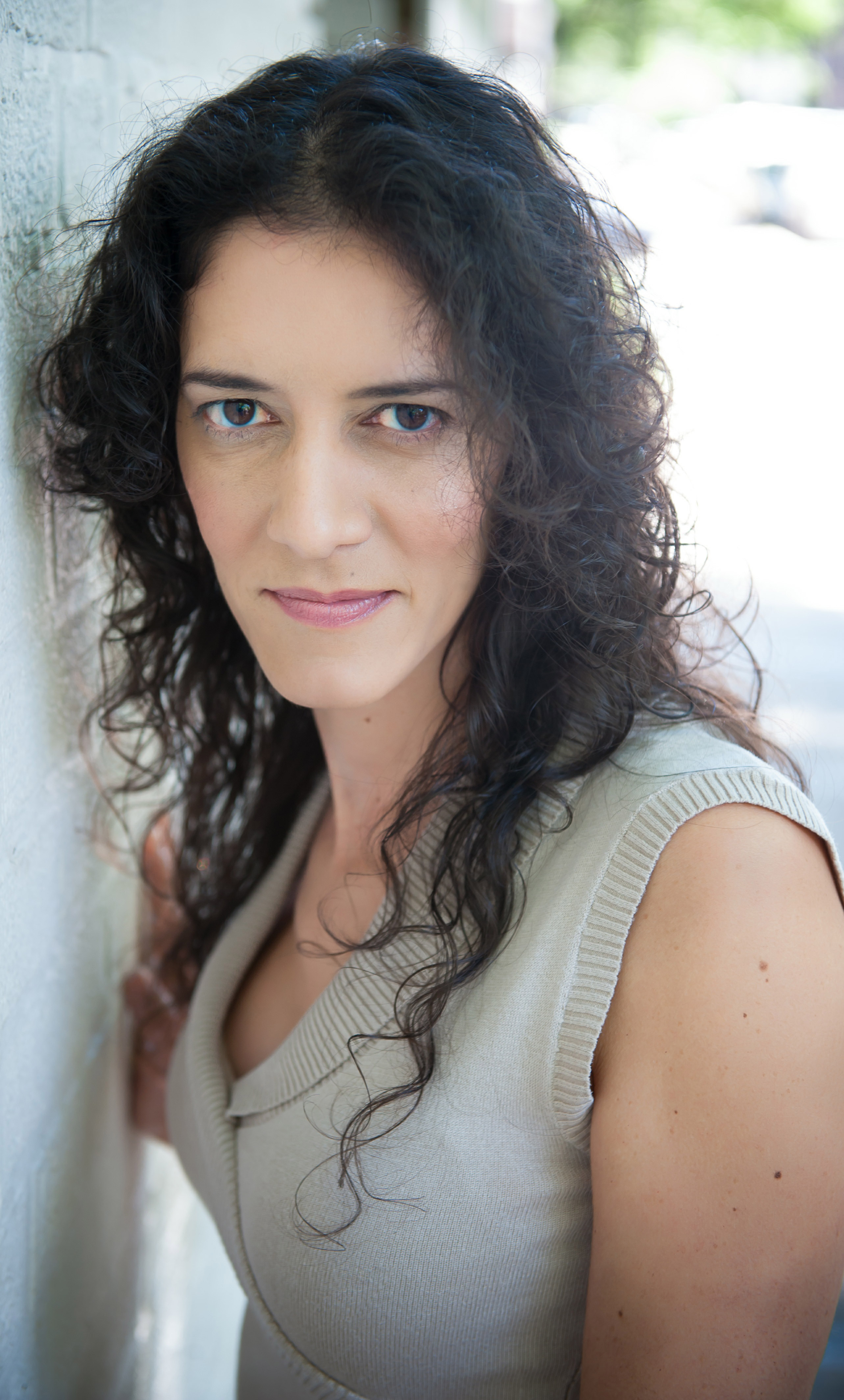 Bilingual-Talented-Determined-Working ACTRESS living in New York. SAG-AFTRA www.ednaleefigueroa.com