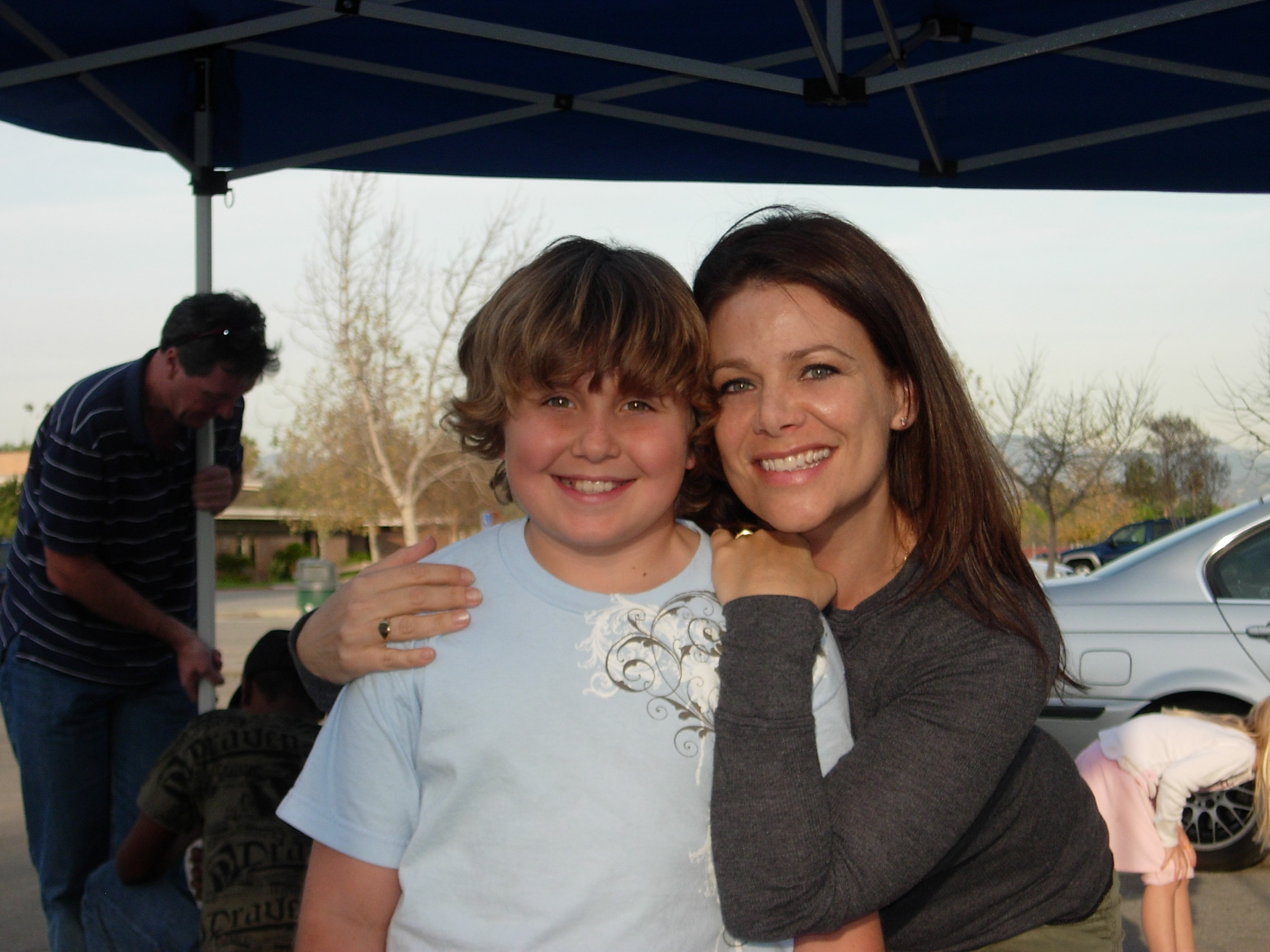 Bryce Hurless & Meredith Salenger on the set of 