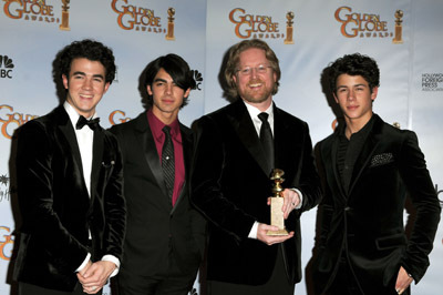 Andrew Stanton, The Jonas Brothers, Kevin Jonas, Joe Jonas and Nick Jonas at event of The 66th Annual Golden Globe Awards (2009)