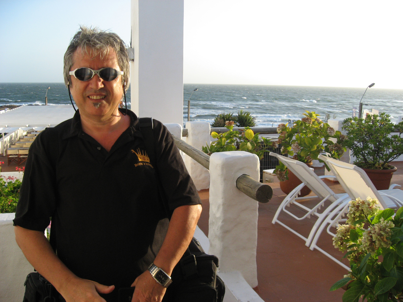 Boris Acosta at Posta del Cangrejo in Punta del Este - Uruguay, during his 2011 promtional tour of Dante's Inferno film and art.