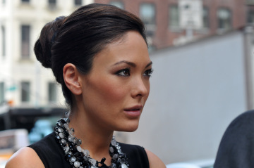 Still of Lindsay Price in Lupdaziu dziungles (2008)