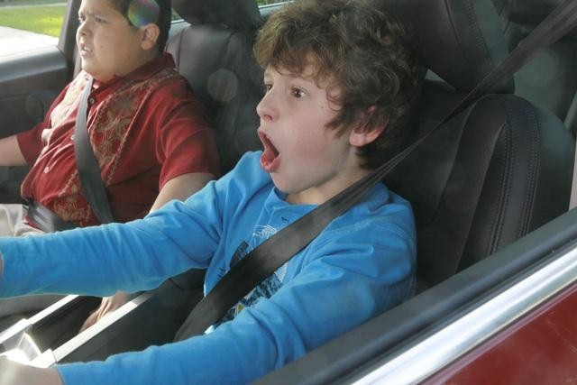 Still of Nolan Gould and Rico Rodriguez in Moderni seima (2009)