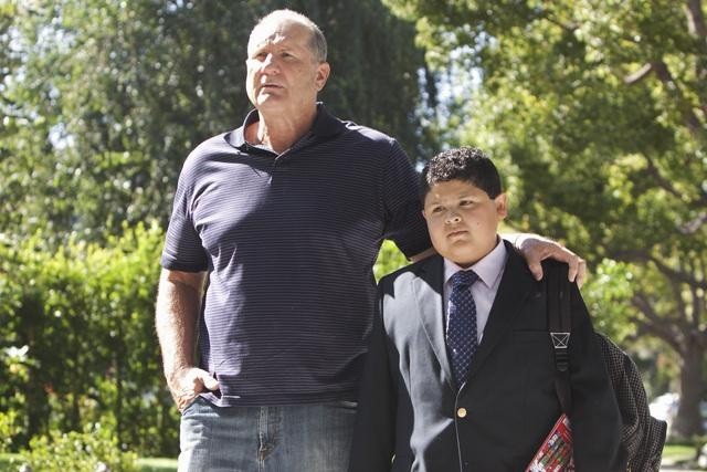 Still of Ed O'Neill and Rico Rodriguez in Moderni seima (2009)