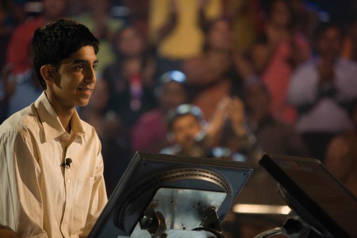 Still of Dev Patel in Lusnynu milijonierius (2008)