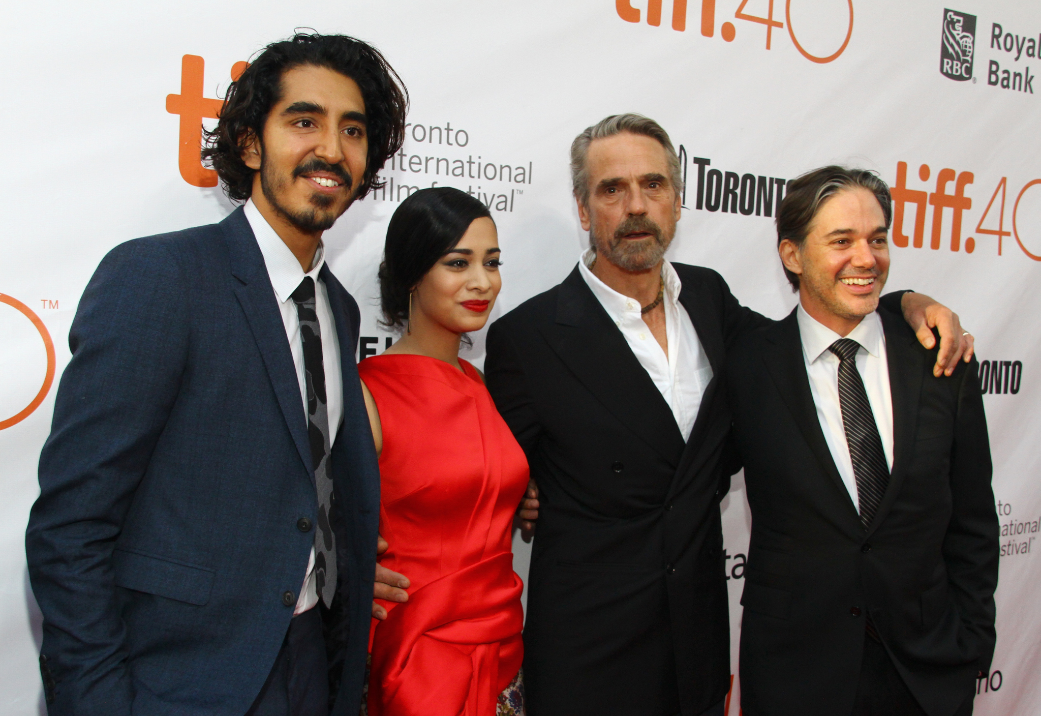 Jeremy Irons, Matt Brown, Dev Patel and Devika Bhise at event of The Man Who Knew Infinity (2015)