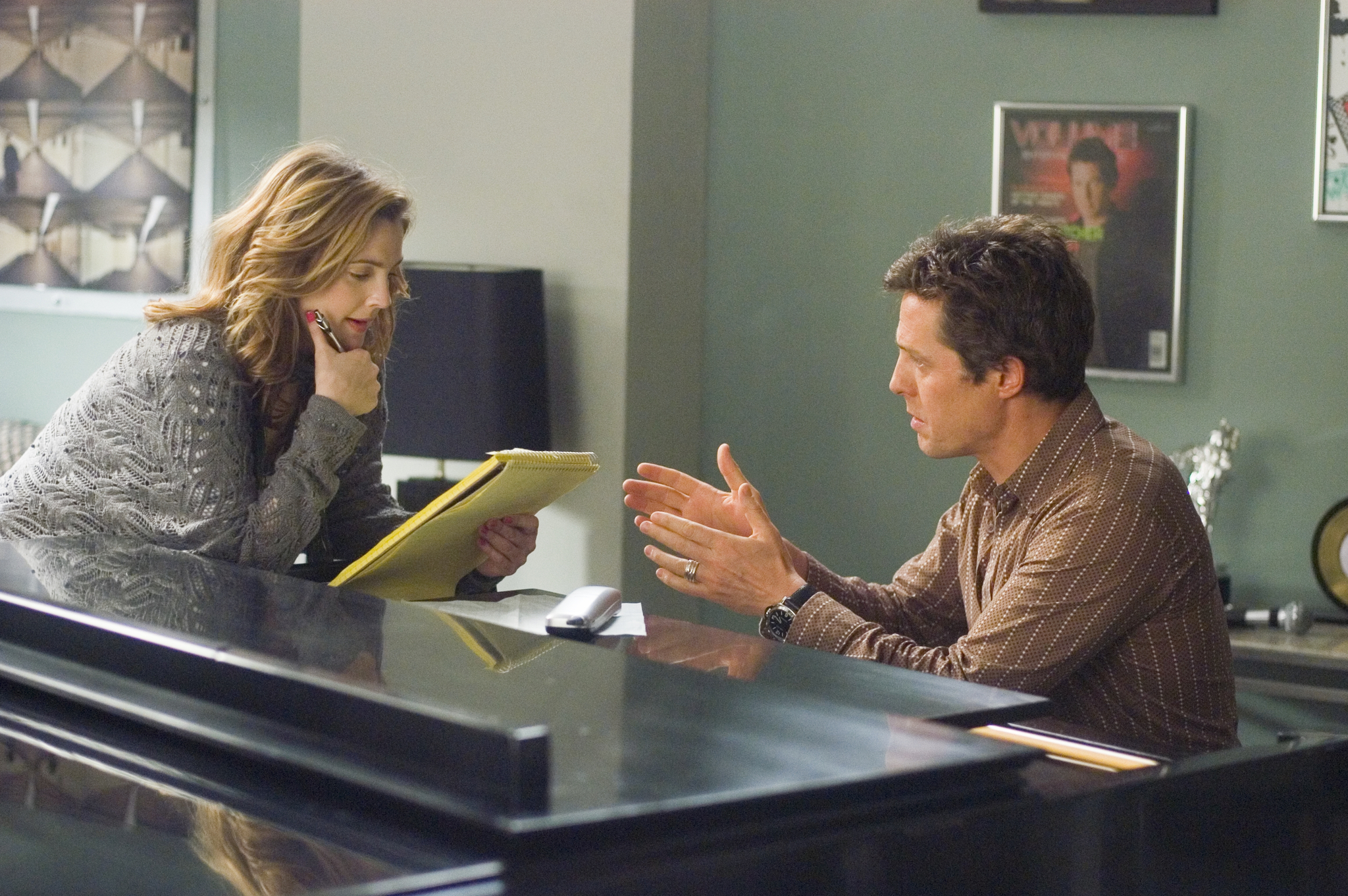 Still of Drew Barrymore and Hugh Grant in Muzika ir zodziai (2007)