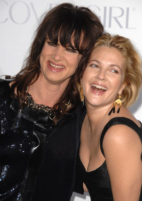 Drew Barrymore and Juliette Lewis at event of Whip It (2009)