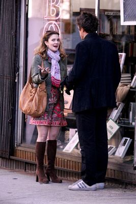 Drew Barrymore and Hugh Grant at event of Muzika ir zodziai (2007)