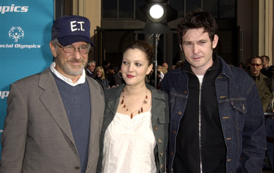 Drew Barrymore, Steven Spielberg and Henry Thomas at event of Ateivis (1982)