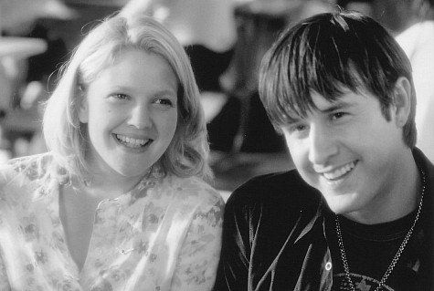 Still of Drew Barrymore and David Arquette in Dar nebuciuota (1999)