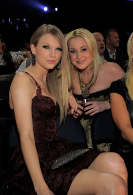 Kellie Pickler and Taylor Swift