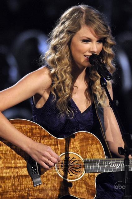 Still of Taylor Swift in The 43rd Annual Country Music Association Awards (2009)