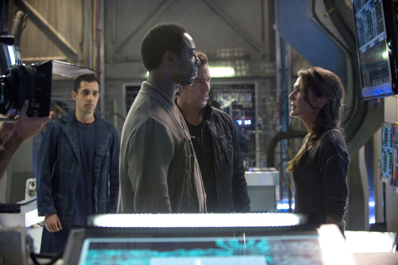 Still of Henry Ian Cusick, Paige Turco and Isaiah Washington in The 100 (2014)