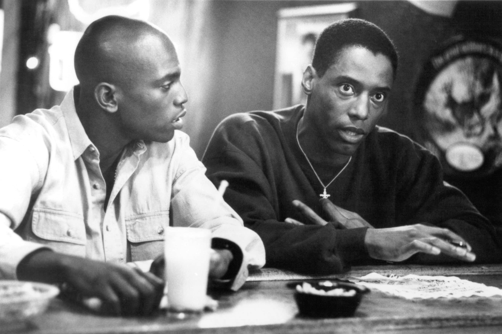 Still of Mekhi Phifer and Isaiah Washington in Clockers (1995)