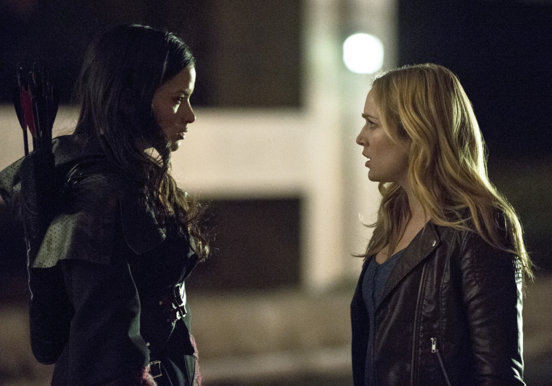 Still of Katrina Law and Caity Lotz in Strele (2012)