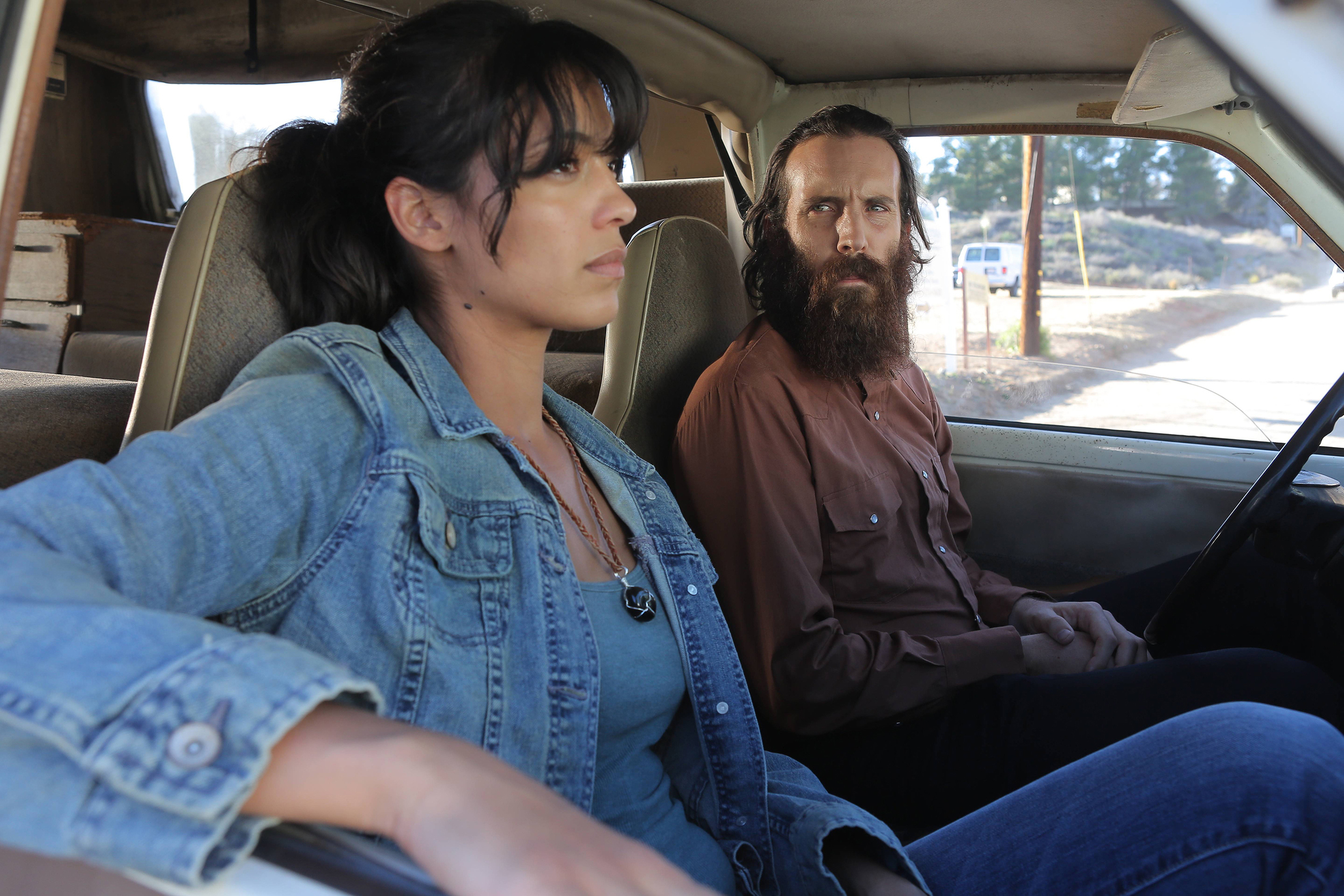 Still of Steven Linder and Stephanie Sigman in The Bridge (2013)
