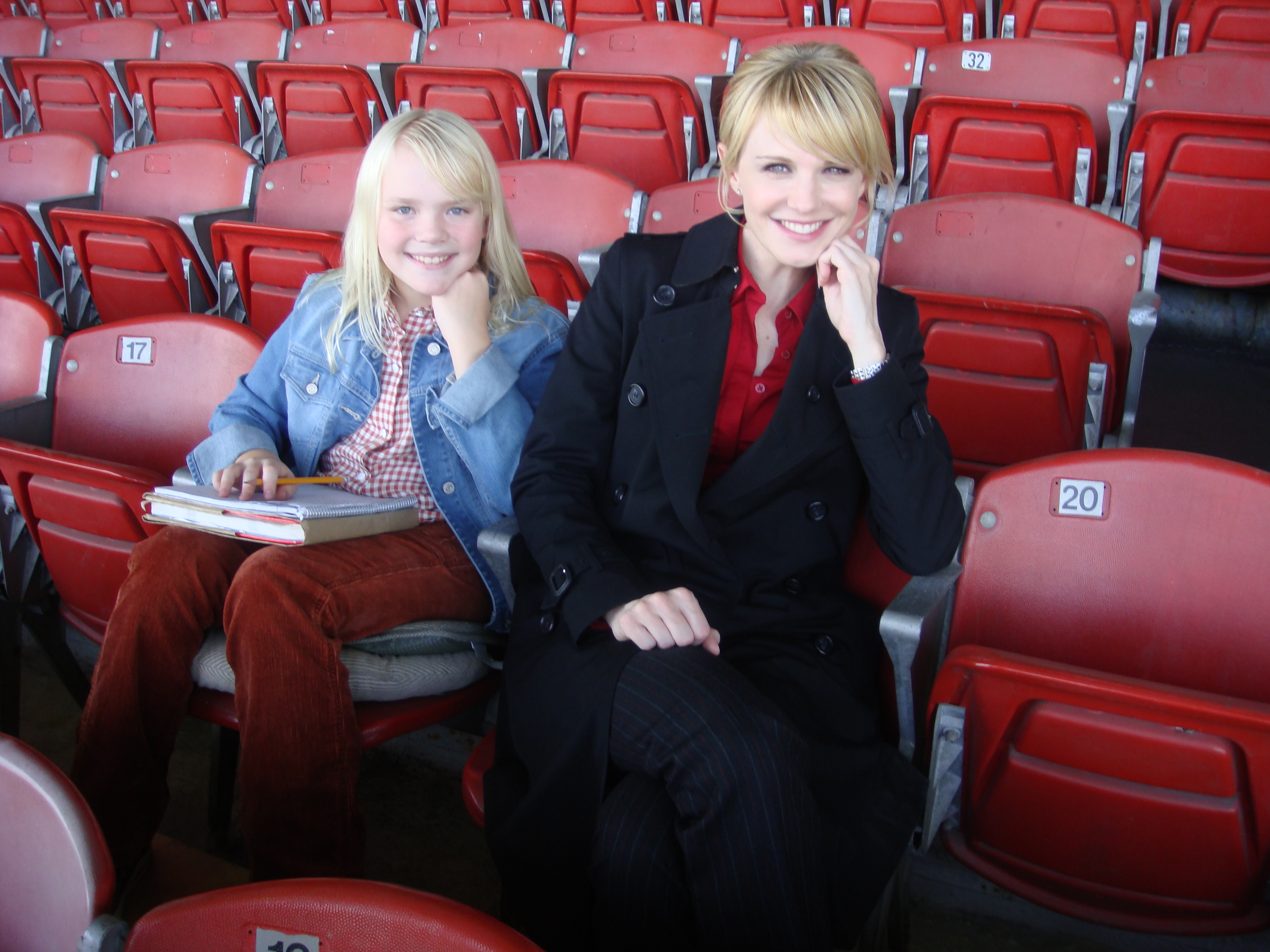 Megan Helin (Young Lilly Rush) and Kathryn Morris (Lilly Rush) on set of Cold Case
