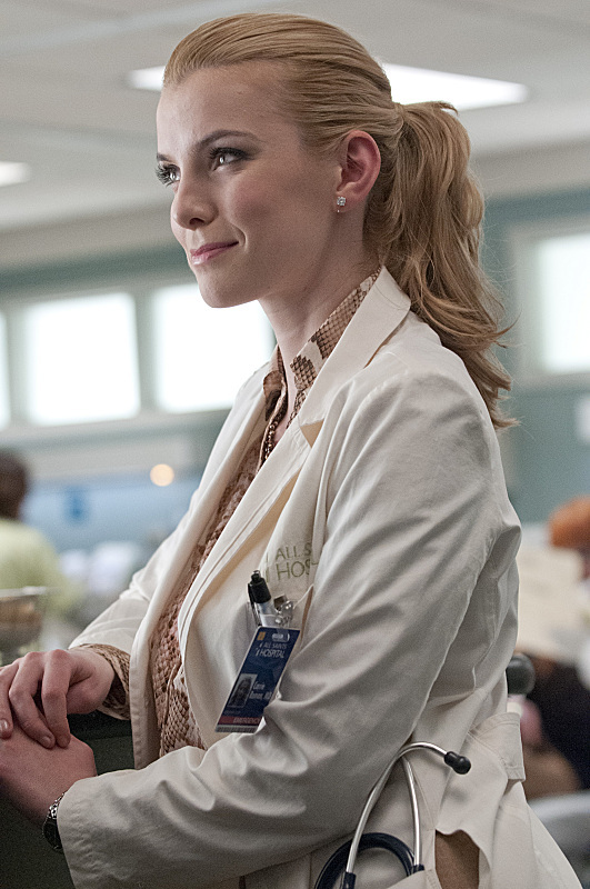 Still of Betty Gilpin in Nurse Jackie (2009)