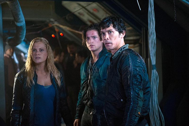 Still of Eliza Taylor, Bob Morley and Thomas McDonell in The 100 (2014)