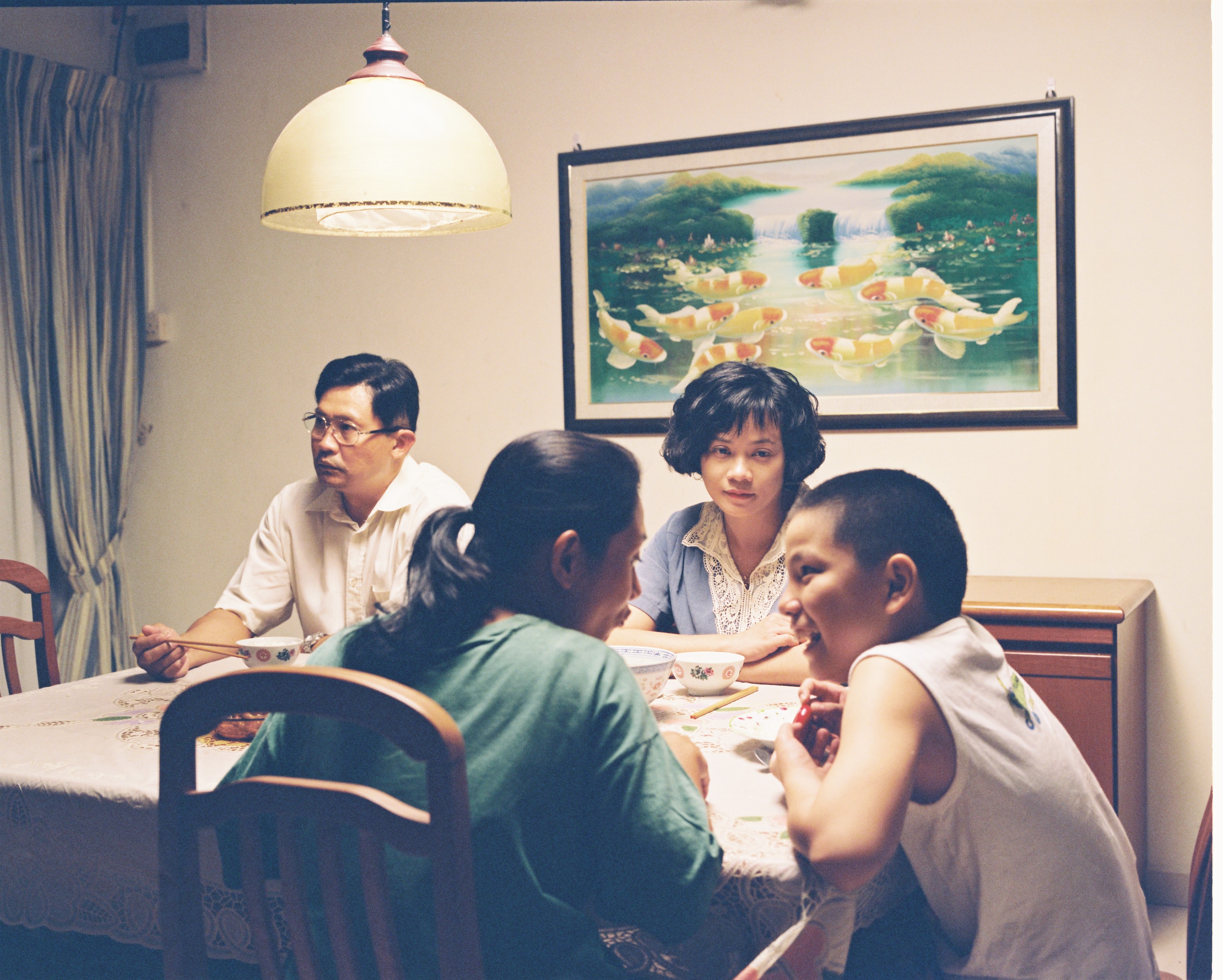 Still of Tian Wen Chen, Yann Yann Yeo, Angeli Bayani and Jia Ler Koh in Ilo Ilo (2013)