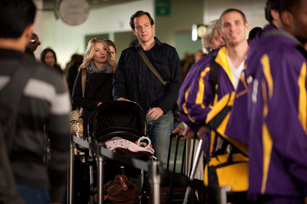 Still of Christina Applegate and Will Arnett in Up All Night (2011)