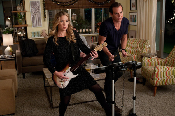 Still of Christina Applegate and Will Arnett in Up All Night (2011)